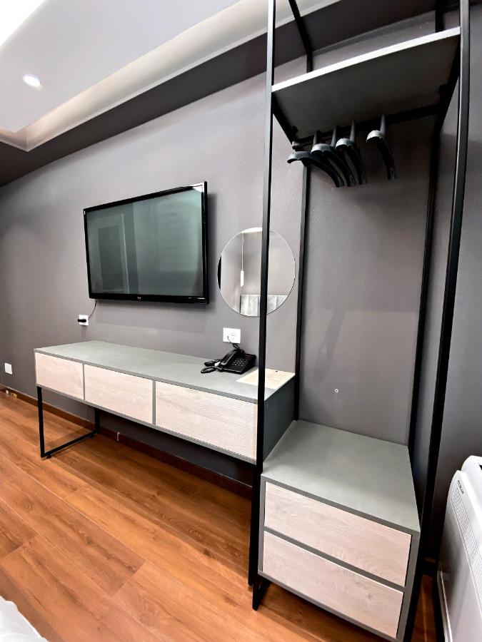 Peaky Hotel Durrës Exteriör bild