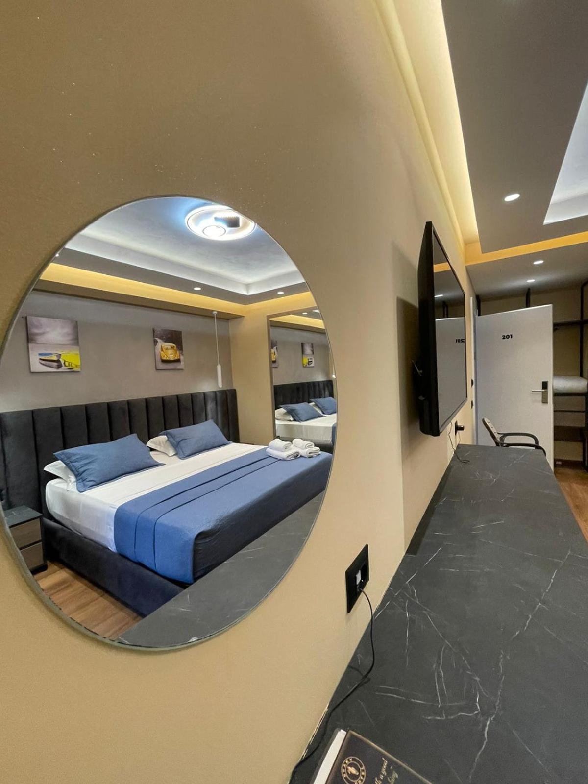 Peaky Hotel Durrës Exteriör bild