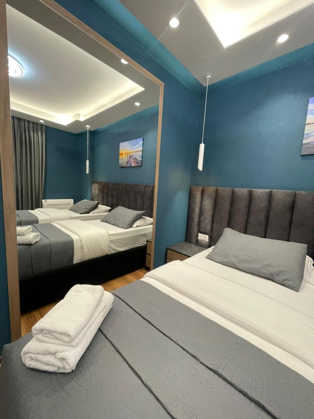 Peaky Hotel Durrës Exteriör bild