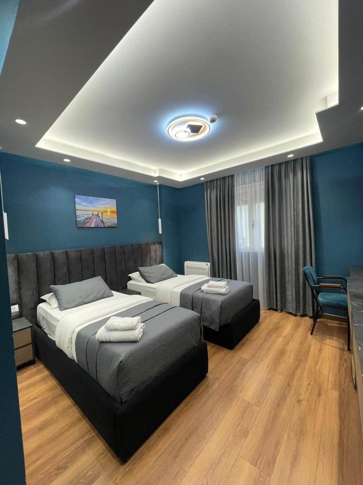 Peaky Hotel Durrës Exteriör bild