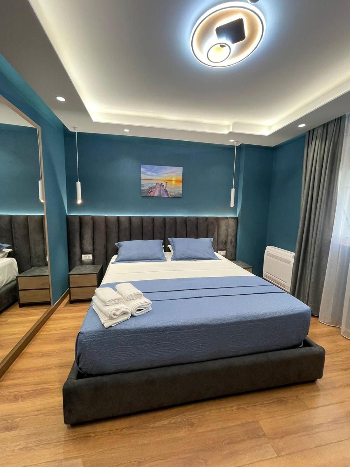 Peaky Hotel Durrës Exteriör bild