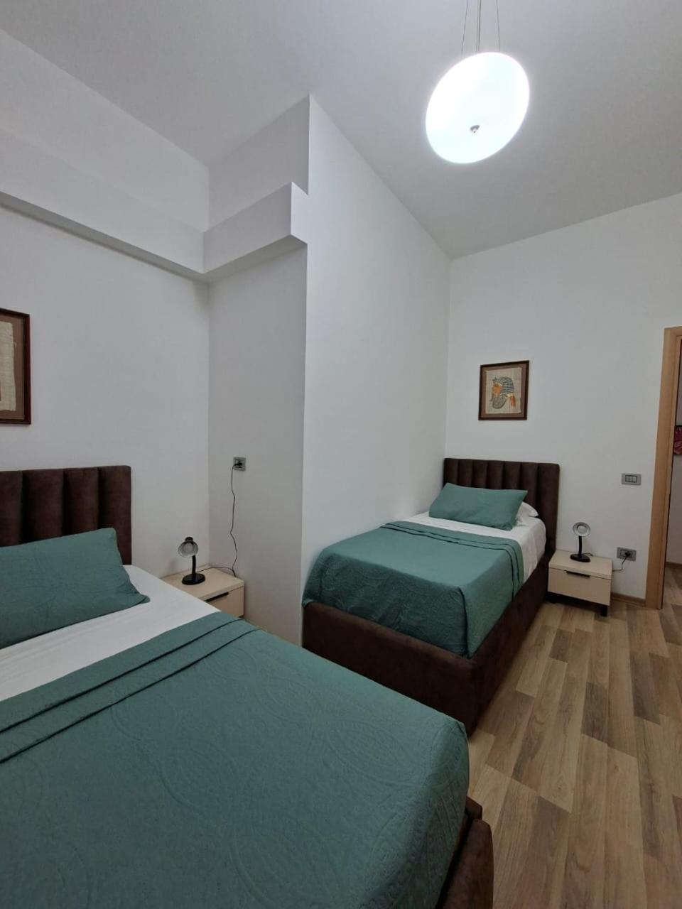 Peaky Hotel Durrës Exteriör bild