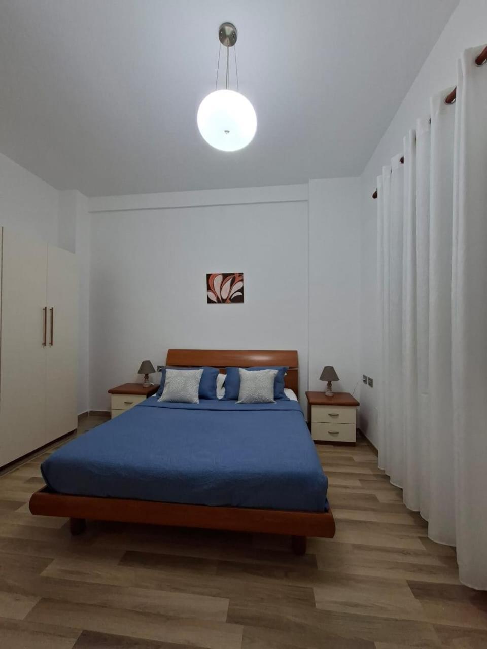 Peaky Hotel Durrës Exteriör bild
